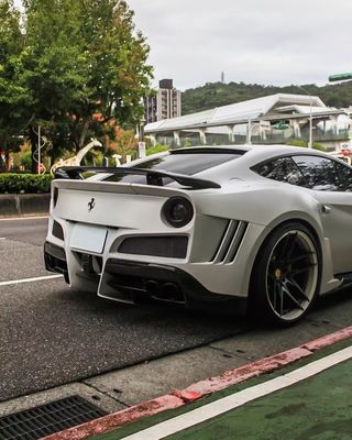 Ferrari F12 Karbonowe nadwozie F12 Novitec N-largo stylu przedni i tylni łuk koła zderzaka F12 przedni spoiler dyfuzora wargi