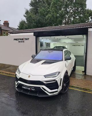 Lamborghini Urus Karoseria z włókna węglowego Kit URUS 1016 stylu włókna węglowego przedni dyfuzor wargi spoiler maszyna