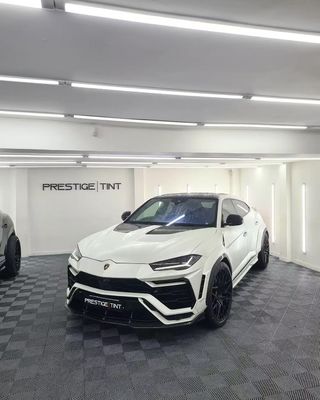 Lamborghini Urus Karoseria z włókna węglowego Kit URUS 1016 stylu włókna węglowego przedni dyfuzor wargi spoiler maszyna
