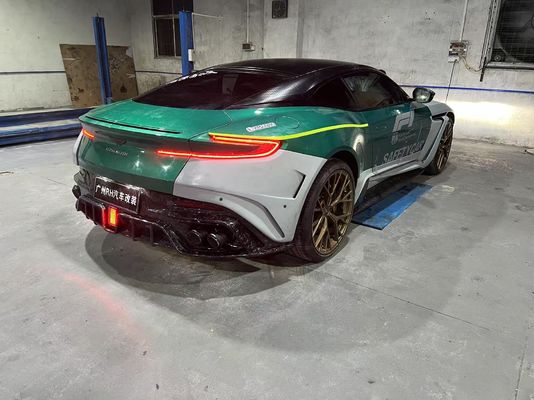 Aston Martin DB11 Włókno węglowe zestaw nadwozia DB11 w stylu mansory przedni i tylni zderzak spódnica boczna fender spoiler kaptur