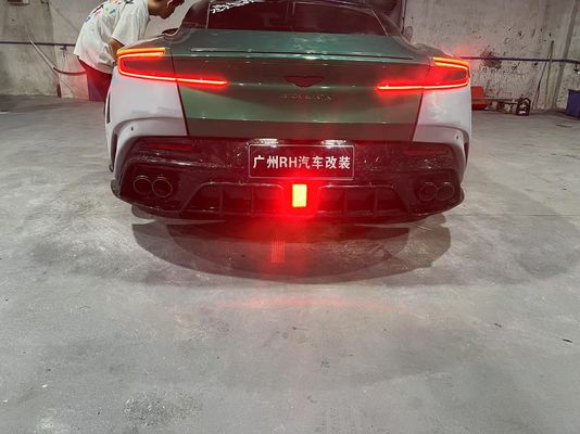 Aston Martin DB11 Włókno węglowe zestaw nadwozia DB11 w stylu mansory przedni i tylni zderzak spódnica boczna fender spoiler kaptur