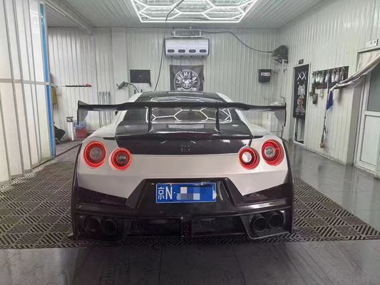 Nissan GTR Karbonowe kadłubki GTR r35 Zmodernizowany 2024nismo styl przedni i tylni zderzak spoilery windy