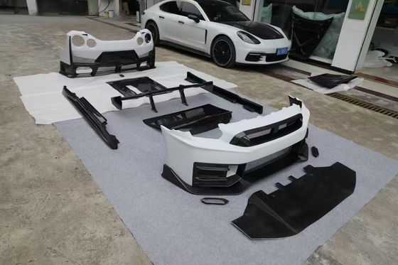Nissan GTR Karbonowe kadłubki GTR r35 Zmodernizowany 2024nismo styl przedni i tylni zderzak spoilery windy