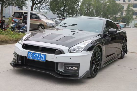 Nissan GTR Karbonowe kadłubki GTR r35 Zmodernizowany 2024nismo styl przedni i tylni zderzak spoilery windy