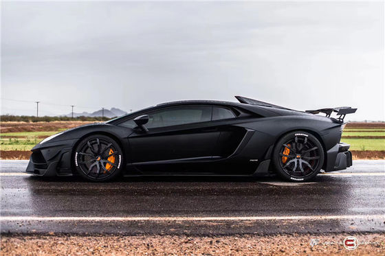 Dla Lamborghini LP700 Zestaw nadwozia z włókna węglowego LP700 Zmodernizowany zestaw nadwozia z włókna węglowego z przodu i tylnego zderzaka DMC