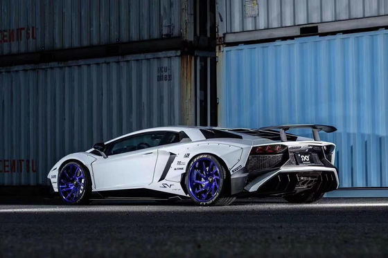 Dla Lamborghini Aventador LP700 Węglowodanowy zestaw nadwozia LP700 Uaktualniona spódnica boczna w stylu LB