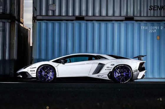 Dla Lamborghini Aventador LP700 Węglowodanowy zestaw nadwozia LP700 Uaktualniona spódnica boczna w stylu LB