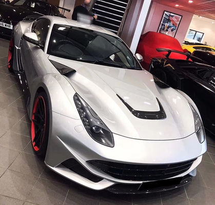 Wysokiej jakości włókna węglowe dla Ferrari F12 Dekoracja okładki włókna węglowego F12 Kompact silnika włókna węglowego Tuyere Mały kawałek