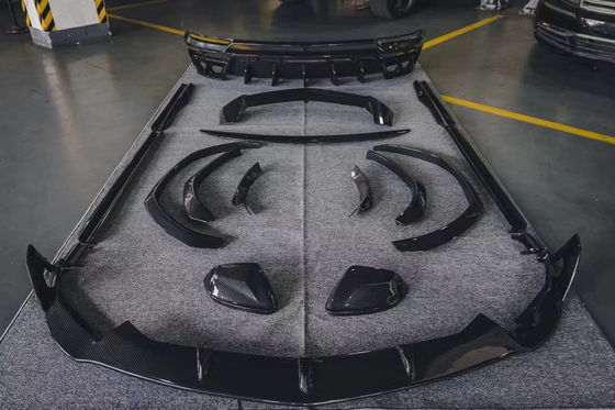Zestaw części samochodowych z włókna węglowego dla Lamborghini URUS URUS zmodernizuje zestaw MSY przednia łopata dyfuzor spoiler szerokiego ciała
