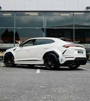 1016 Style Wide Body Kit dla Lamborghini Urus Włókno węglowe