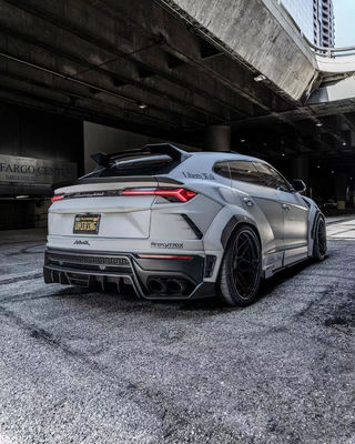 LB Style Wide-body Kit dla Lamborghini URUS Carbon Fiber Body Kit Urus Carbon Fiber Front Lip Diffuser