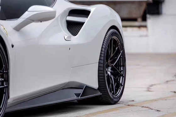 Do Ferrari 488 Węglowy zestaw nadwozia 488 Uaktualniony styl Vors Węglowy zestaw nadwozia z przednim dyfuzorem ust spoiler