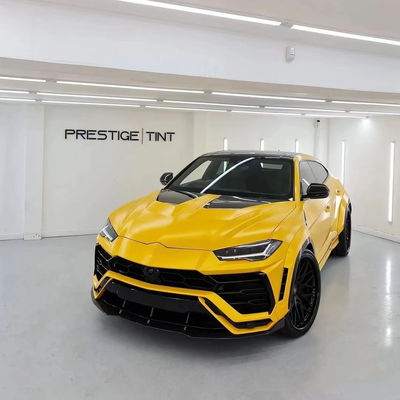 1016 Style Lamborghini Body Kit Urus Włókno węglowe przedni dyfuzor warg spoiler Hood Biały