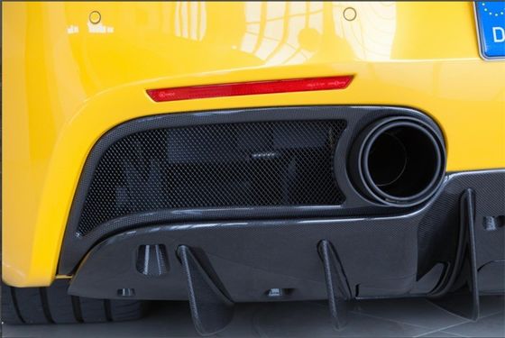 Dla Ferrari 488 Włókno węglowe zestaw 488 Modernizowany styl Capristo Włókno węglowe przednie usta dyfuzor spoiler