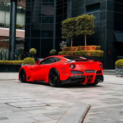Do Ferrari F12 Zestaw szerokości nadwozia z włókna węglowego F12 Zestaw szerokości nadwozia z włókna węglowego