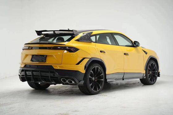 URUS Lamborghini Body Kit 2018-2019 Włókno węglowe przedni dyfuzor warg Urus Wide Body Kit