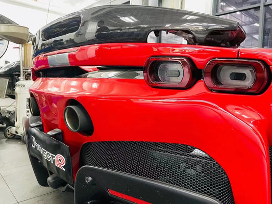 Spoiler z włókien węglowych Spoiler z włókien węglowych dla Ferrari SF90 SF90 Modernizowany styl OEM Spoiler Tail