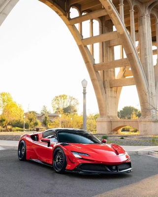Do Ferrari SF90 Zestaw nadwozia z włókna węglowego SF90 Modernizacja stylu RYFT Skok w dół przedni dyfuzor warg spoiler zestaw nadwozia