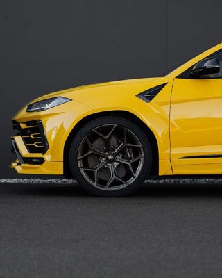 Żółty Lamborghini Urus Body Kit Włókno węglowe przednia warga