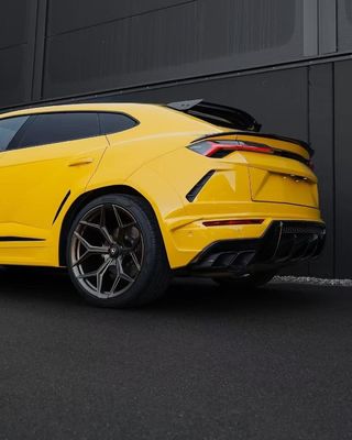 Żółty Lamborghini Urus Body Kit Włókno węglowe przednia warga