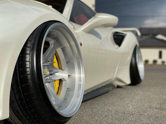 Węglowe włókna szerokoosobowe Ferrari 488pista spoiler Węglowe włókna spoiler skrzydło