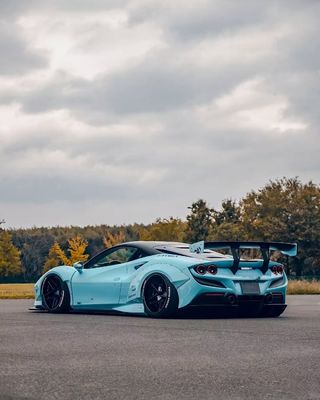 F8 Ferrari Auto Body Kit LB Style Niebieski spoiler z włókna węglowego