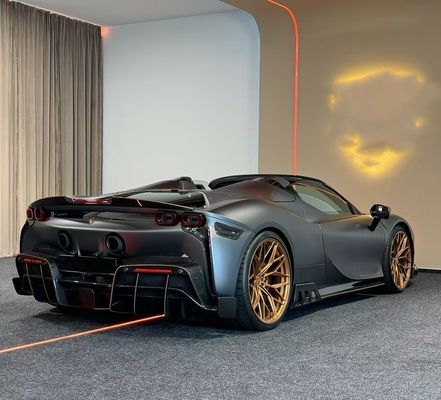 Ferrari SF90 Włókno węglowe SF90 KY PP Plastikowy dyfuzor spoiler Side Skirt Body Kit