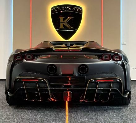 Ferrari SF90 Włókno węglowe SF90 KY PP Plastikowy dyfuzor spoiler Side Skirt Body Kit