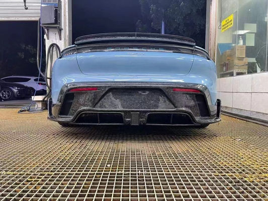 Części samochodowe do Porsche Taycan Zestaw nadwozia z włókna węglowego
