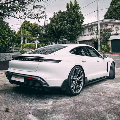 Dla Porsche Taycan Zestaw nadwozia z włókna węglowego Zestaw nadwozia z włókna węglowego z przedniej strony