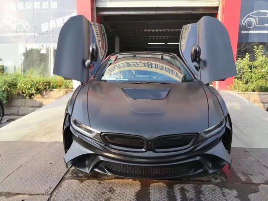 Do BMW I8 Zestaw nadwozia z włókna węglowego Zestaw nadwozia z włókna węglowego zestaw nadwozia z przednim i tylnym zderzakiem przednim i tylnym