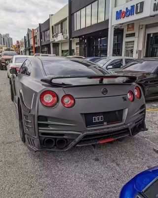 Do Nissan GTR R35 Karbonowe włókna Body Kit GTR Uaktualnione Top Style Włókna węglowe przednia i tylna zderzak