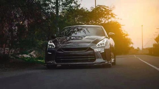 Do Nissan GTR R35 Karbonowe włókna Body Kit GTR Uaktualnione Top Style Włókna węglowe przednia i tylna zderzak