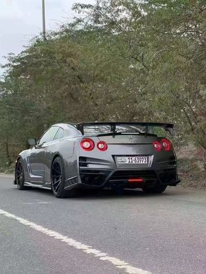 Do Nissan GTR R35 Karbonowe włókna Body Kit GTR Uaktualnione Top Style Włókna węglowe przednia i tylna zderzak