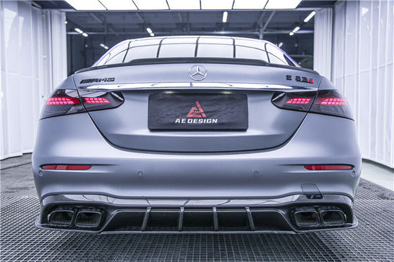 Części samochodowe Zestaw nadwozia z włókna węglowego dla Mercedesa E63S E63s Węglowodanowy przedni skok Dyfuzor Spoiler Węglowodanowy kaptur