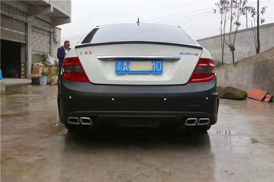 Do Mercedes W204 C63 Body Kit W204 Modernizowany Czarny Zestaw Styl Front and Rear Bumper Hood Widebody Kit